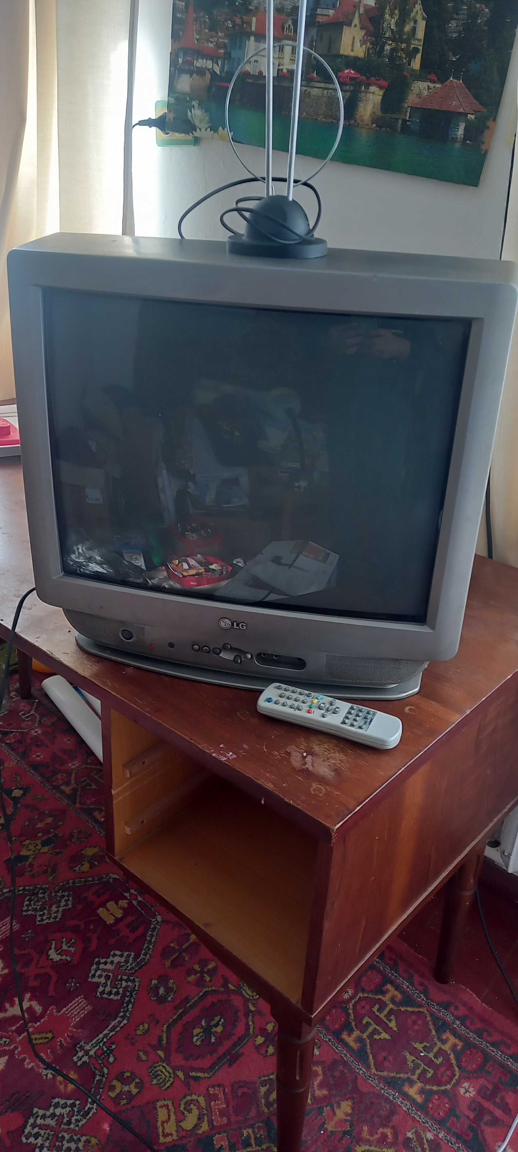 Телевізор  LG Ce21F60KX