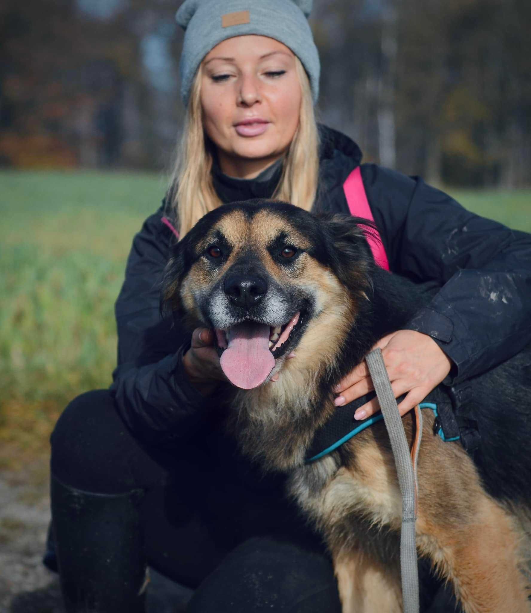 Kornel to prawdziwy przytulas! Uwielbia głaskanie i czułe gesty