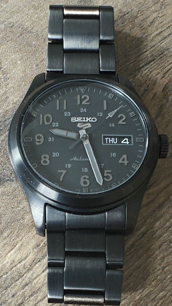 SEIKO "black ghost" SRPJ09K1 automatic WR100 idealny stan