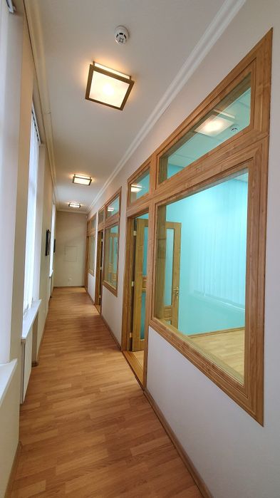 ПРОДАЖ КОМЕРЦІЙНОГО ПРИМІЩЕННЯ в центрі м Мукачево пл Кирила і Мефодія