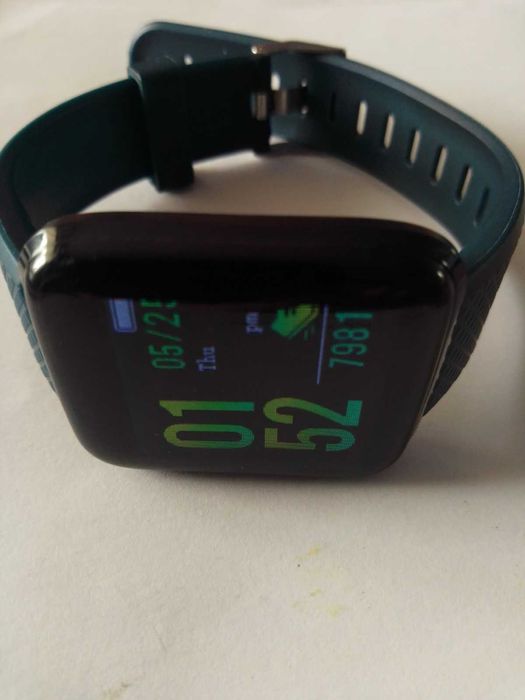 Zegarek z funkcjami ładowany z paska dotykowy ekran w części dolnej