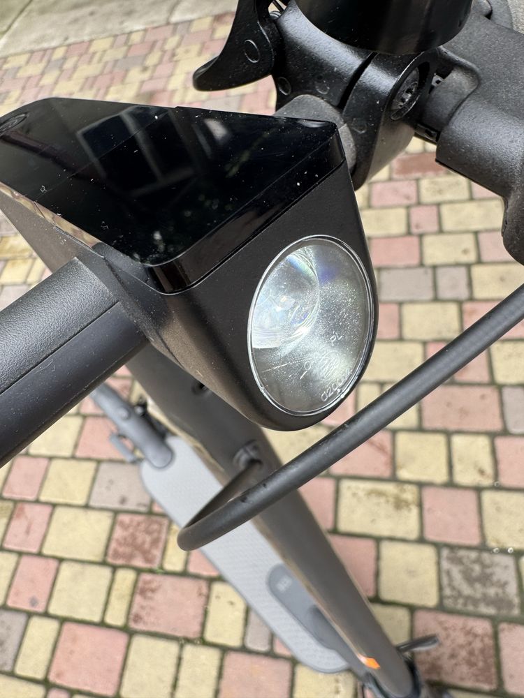Електросамокат Xiaomi Mi Electric Scooter Essential 2021