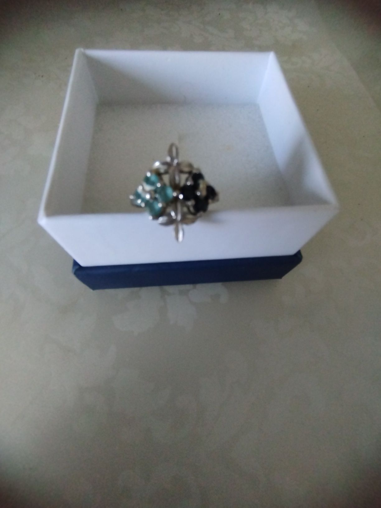 Серебряное кольцо с натуральными сапфиром и топазом, размер 17