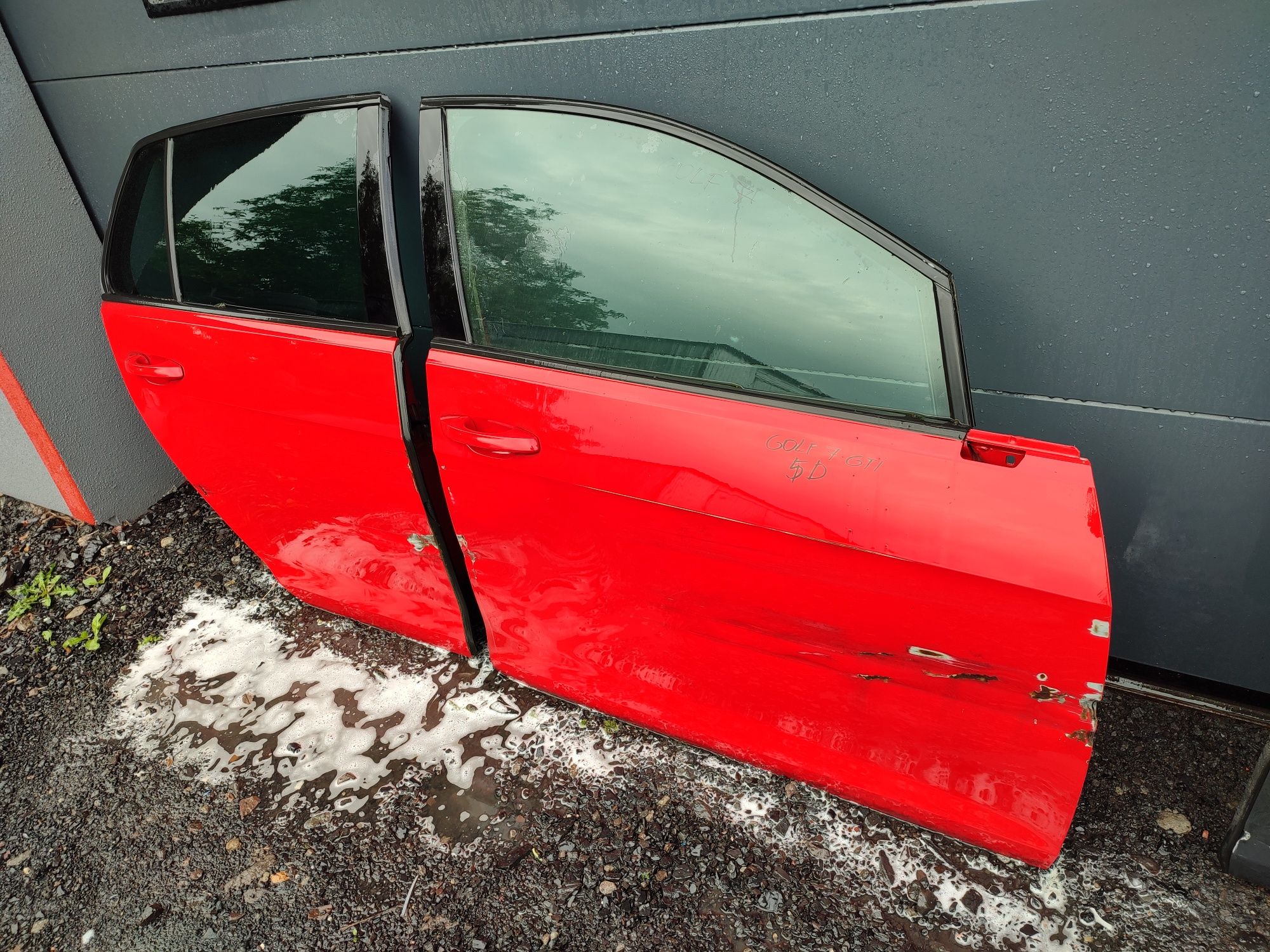 Drzwi uszkodzone kompletne Golf 7 GTI Osprzęt