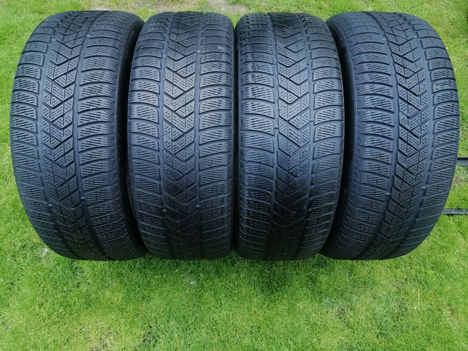 235/50R20 104V Pirelli Scorpion Winter
