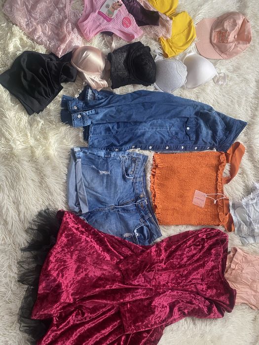 Пакет одягу (біля 40 речей)