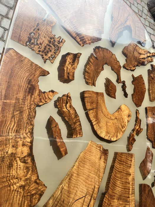 Продам стіл дуб з ебокситною смолою