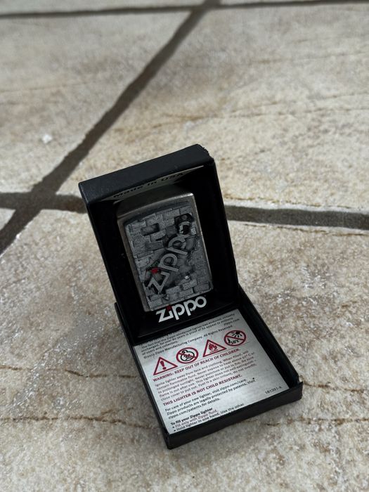Dois Isqueiros Zippo