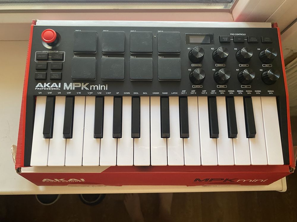 MIDI-клавіатура  AKAI MPK MINI MK3