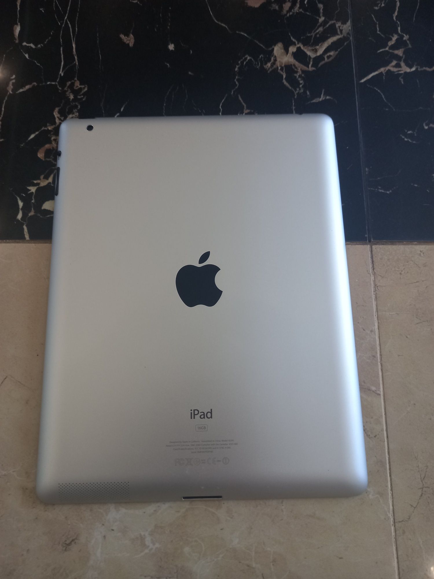 Планшет Apple iPad 2 A1395 Wi-Fi 16GB