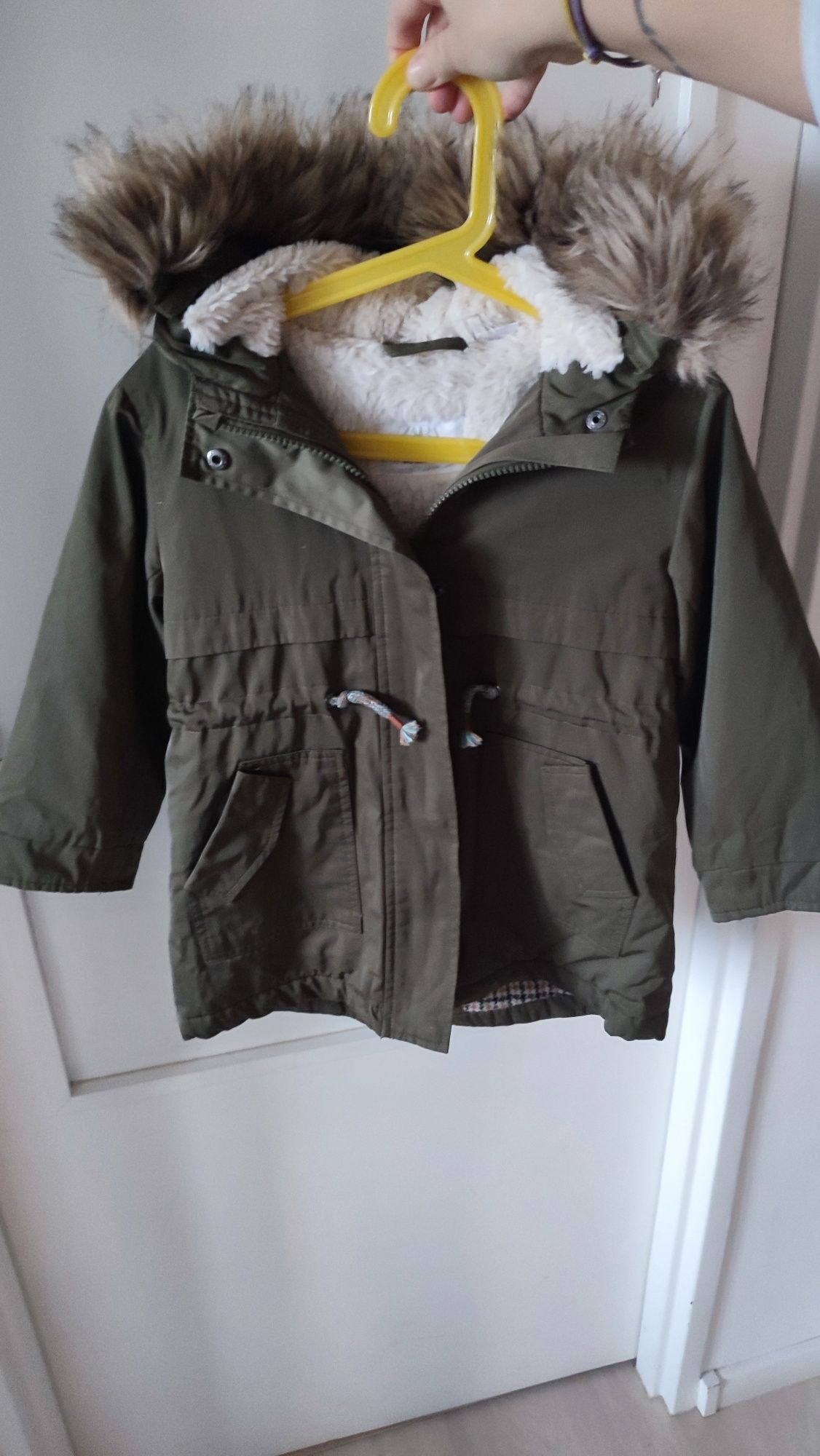 Piękna zimowa kurtka parka dla dziewczynki obszywany kaptur Zara r110