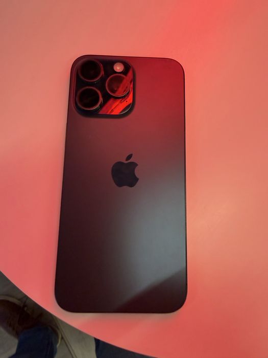 Iphone 15 pro max 512 com 91% de saude de bateria