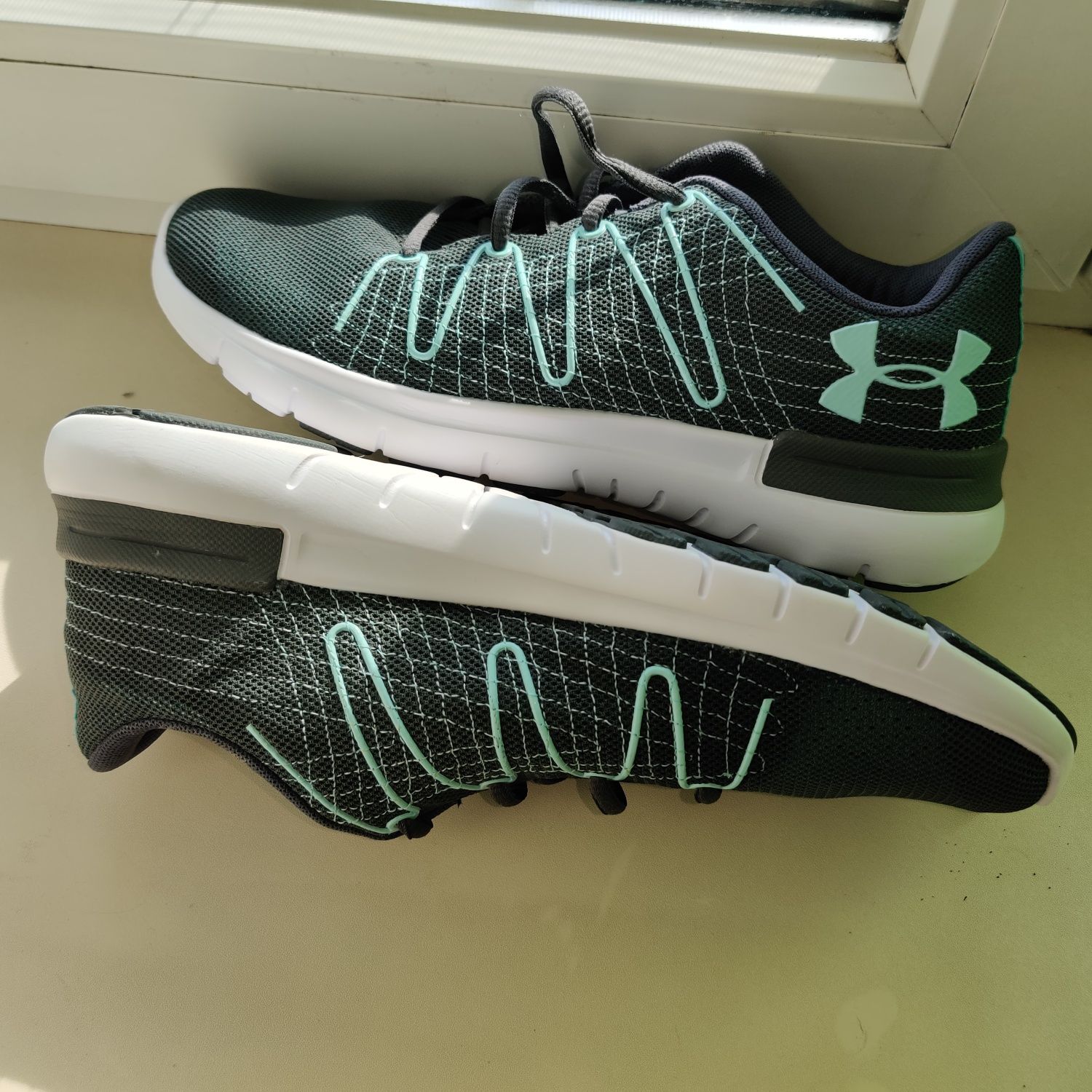 Кроссовки under armour Thrill 3