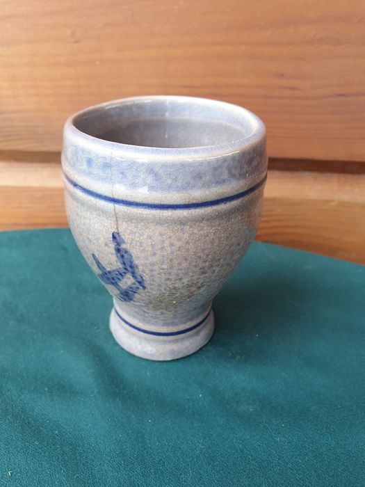 Ceramiczne naczynko w kolorze niebieskim