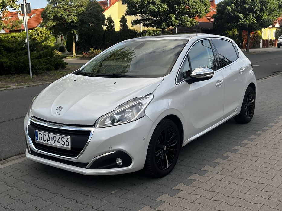 Peugeot 208! Salon Polska! Automat! Apple car play! Ambiente!