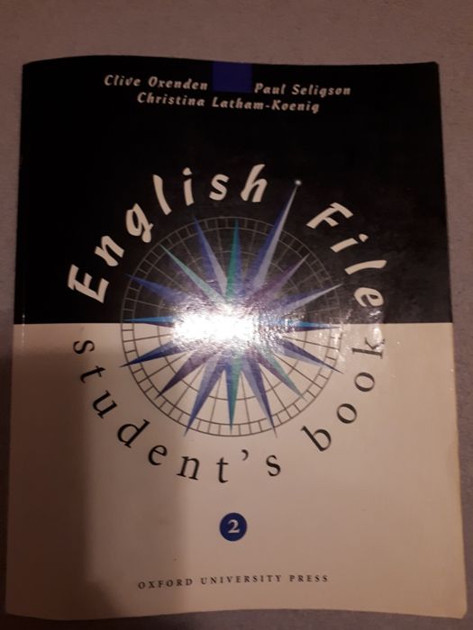 English File - Pre-Intermediate Student`s Book