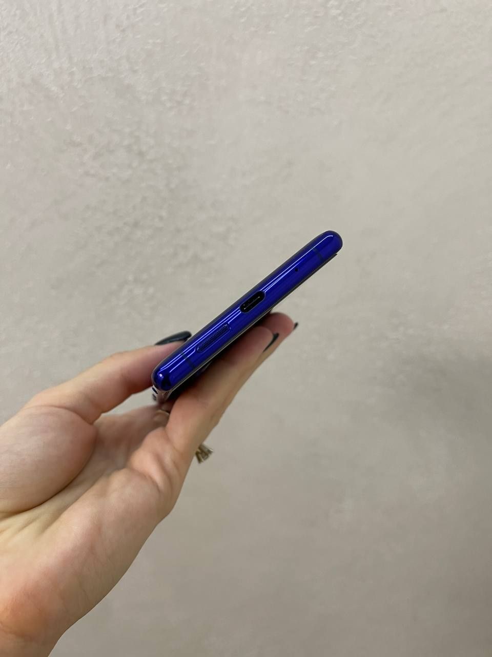 Смартфон Sony Xperia 1 SOV40 6/64 Gb 1Sim+microSD