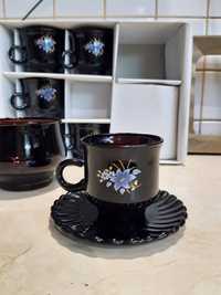 Набори  кофейних та  чайних чашок із  склокераміки