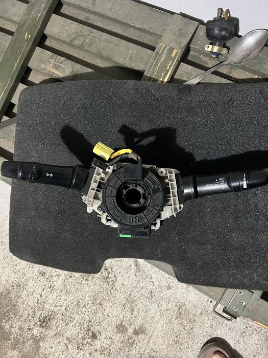 Підрульовий перемикач mitsubishi l200