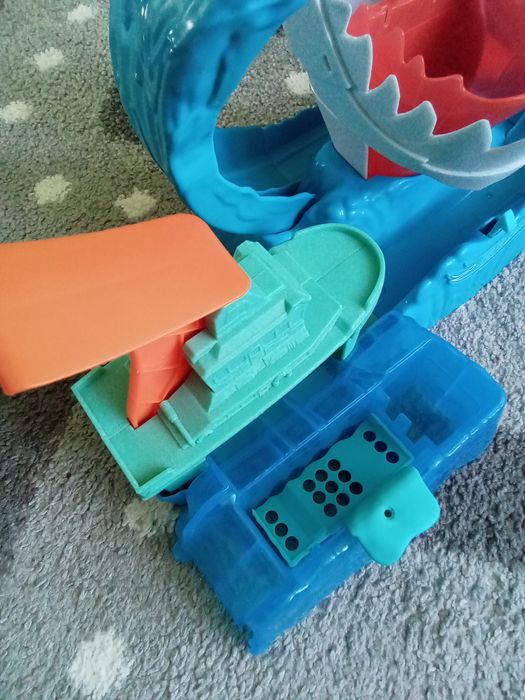 Hotwheels robo rekin tor wyrzutnia