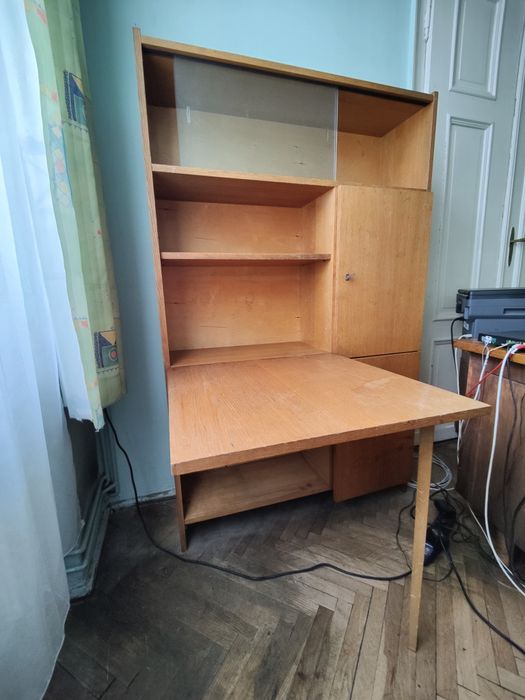 Last Call: Biblioteczka z biurkiem i witryną z Cepelii PRL