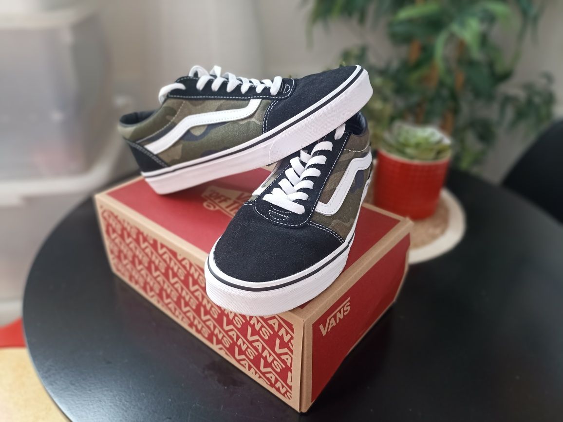 Tênis Vans 40.5 Novos