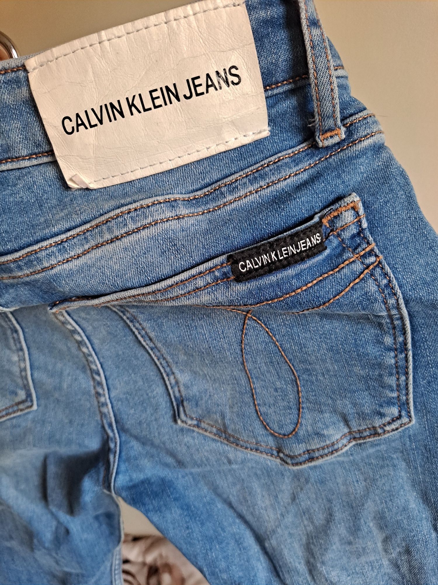Jeansy Calvin Klein rozmiar xxs /158