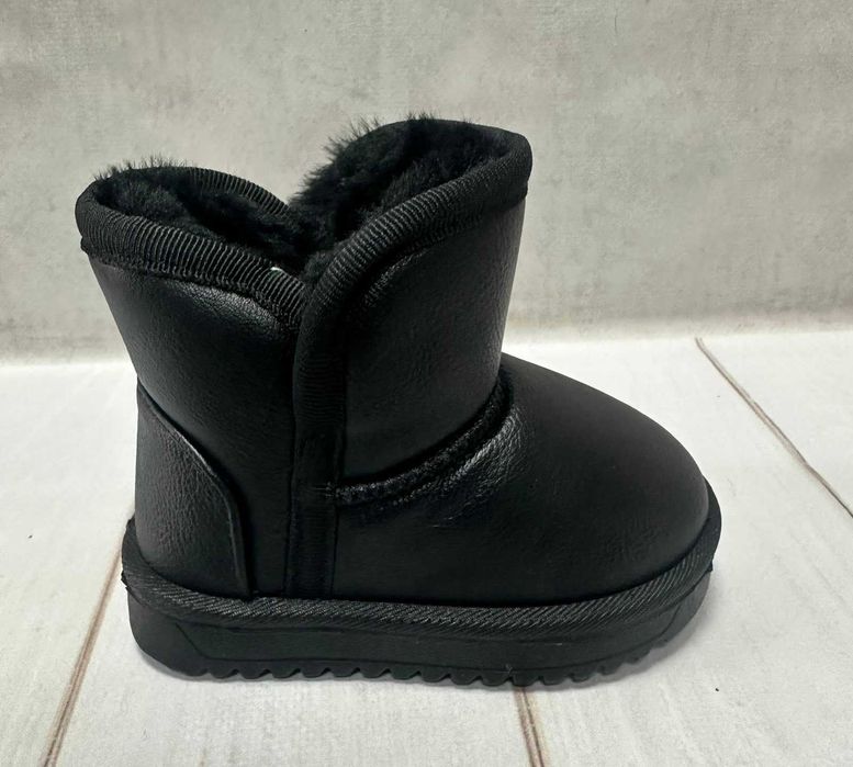 Зимові дитячі уггі Ugg Apawwa  шкіряні 19-24 чорні
