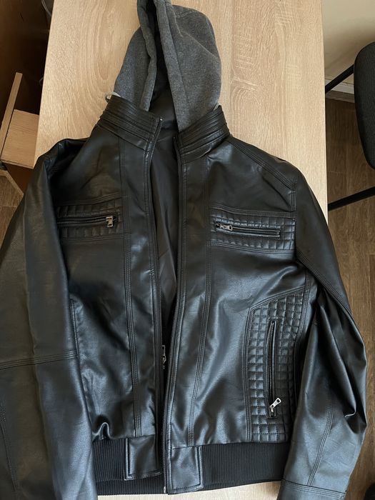 Куртка осіння нова