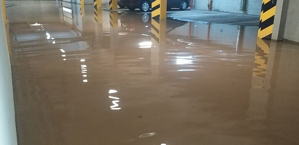 Osuszanie pomieszczeń po zalaniu podtopieniach i powodzi
