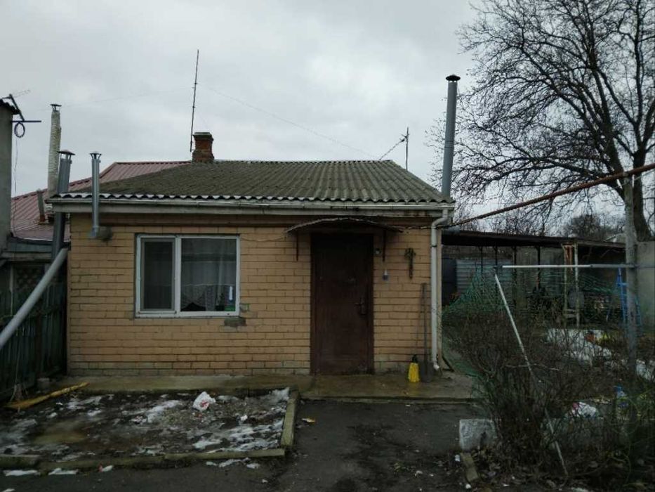Частина будинку з окремим двором на Юрівці!