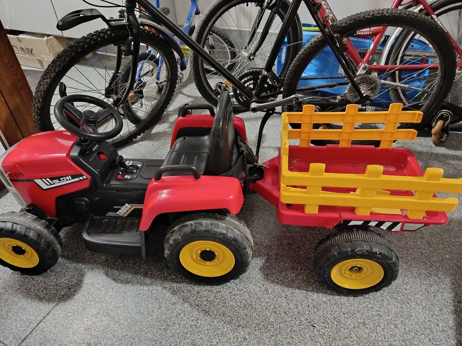 Traktor na akumulator