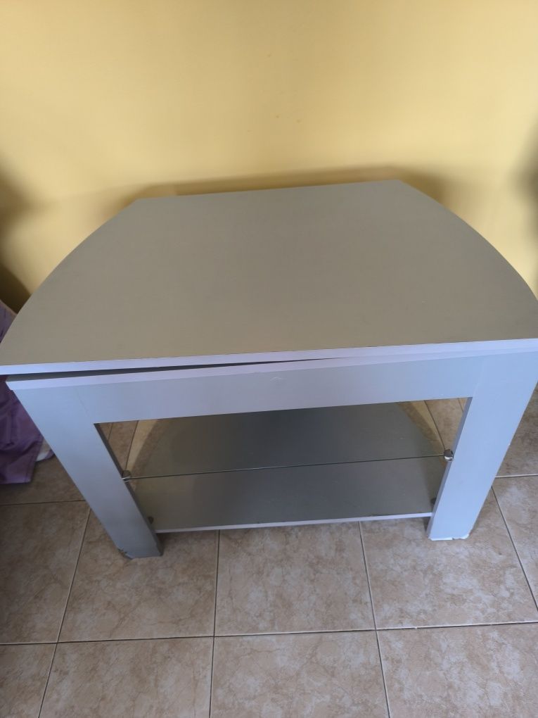 Mesa de Canto com Prateleira de Vidro – Design Moderno