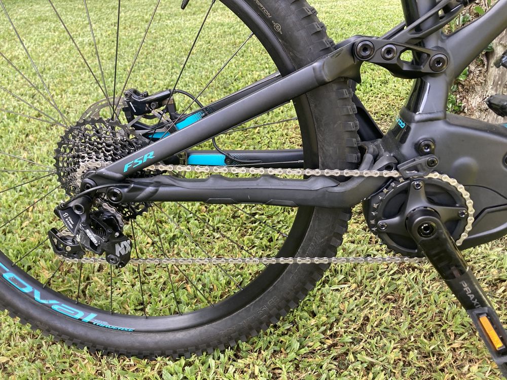 E-Bike - Downhill - Specialized turbo Levo - Tamanho L - 2019