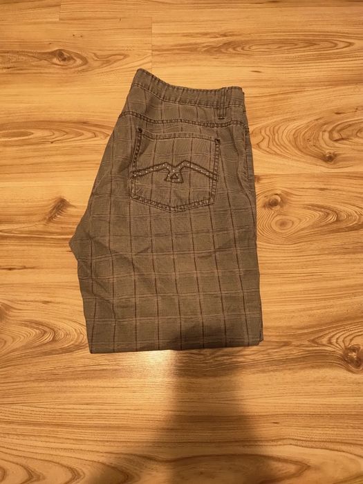 Damskie wiosennn spodnie 3/4 bawełniane w kratkę plus size Okay 44 wio