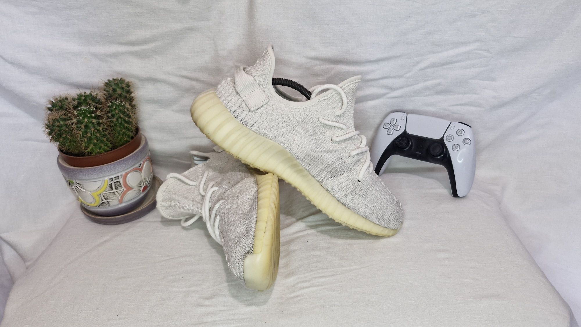 Кросівки Adidas Yeezy Boost 350 v2 Bone.Розмір 44