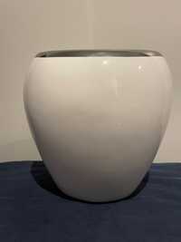Nowy wazon ceramiczny duży biały ze srebrnym wykończeniem