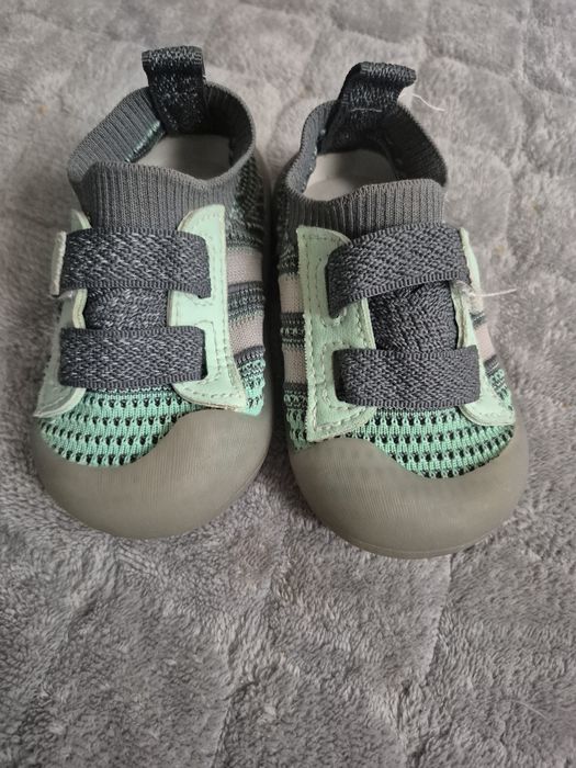 Buty niemowlęce typu barefoot