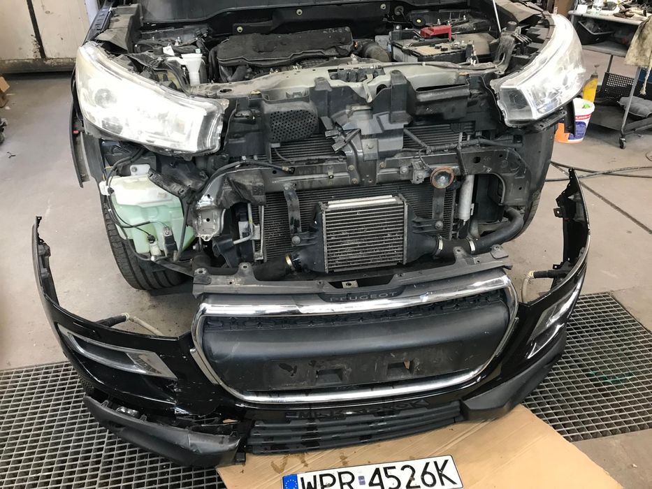 Peugeot 4008  Uszkodzony po kolizji