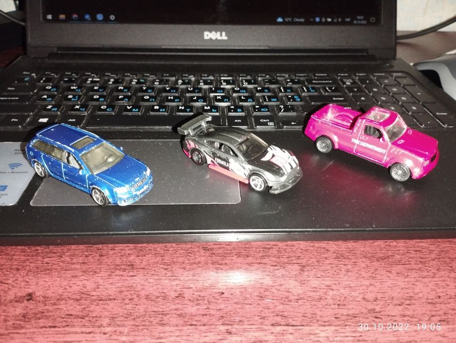 Три машинки хотвілс мажорет авто моторс