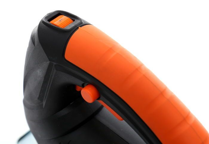Wyrzynarka 700w KD1675