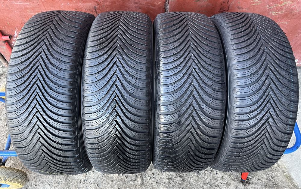 205/50/17 R17 Michelin Alpin5 зима 4 шт