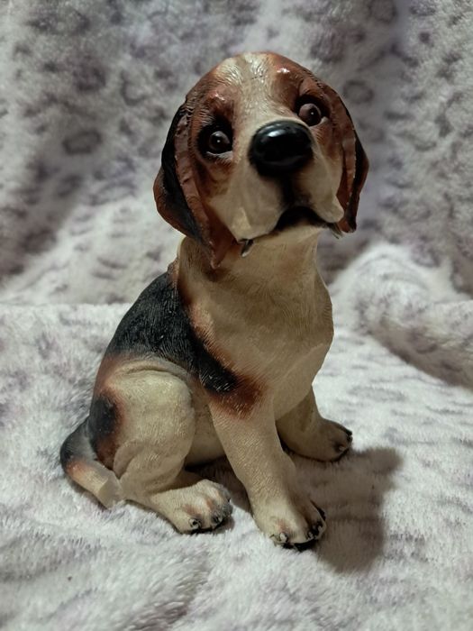 Статуэтки собачек и другие.