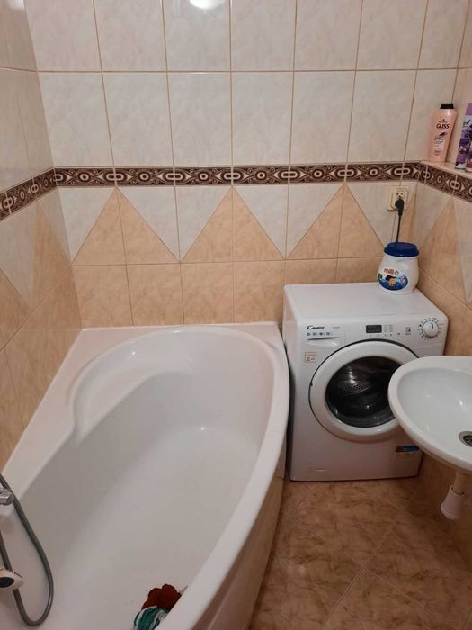 Wynajmę mieszkanie studentom-ul. Doroszewskiego 7