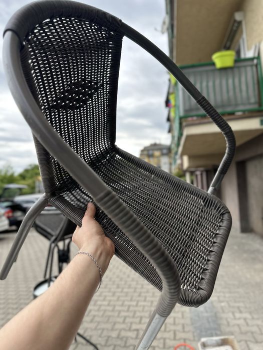 Krzesła do restauracji, ogrodu lub na działkę