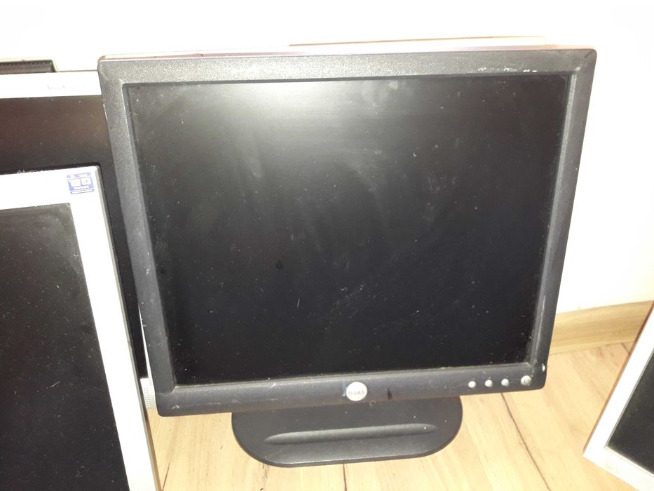 Monitory 15sztuk