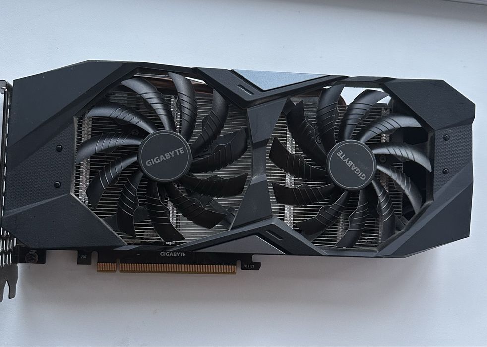 GIGABYTE RTX 2060 super 8 gb