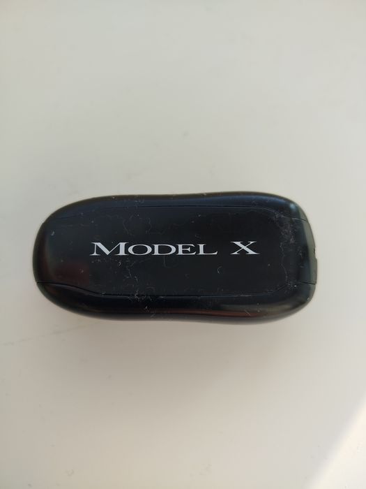 Ключ Tesla оригінал