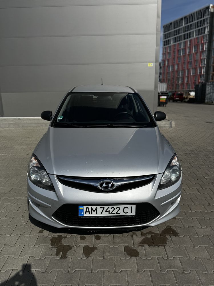 Продам Hyundai i30 2011 р.  1.4 газ/бензин