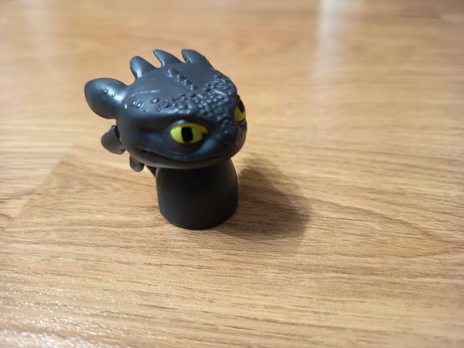 Figurka kolekcjonerska Szczerbatek / 3,5 cm